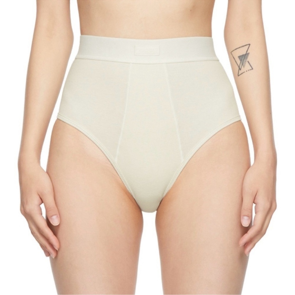 Cream Ribbed Briefs Set - Picture 2 of 3